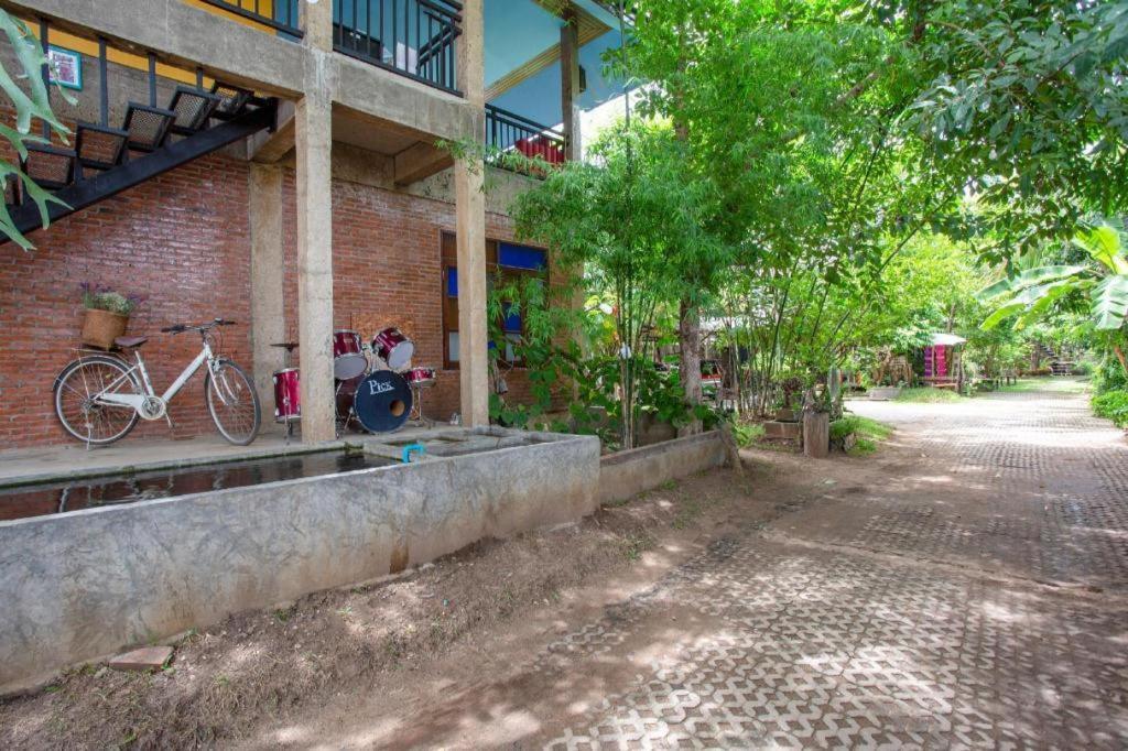 Oyo 1155 Bikers House And Enduro Tours Chiang Mai Hotell Eksteriør bilde